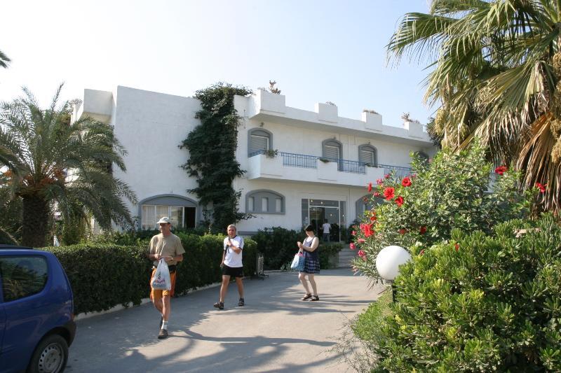 Gorgona Hotel Amoudara  Exterior photo